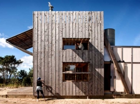 hut-on-sleds-in-whangapoua-nz-by-crosson-clarke-carnachan-architects3